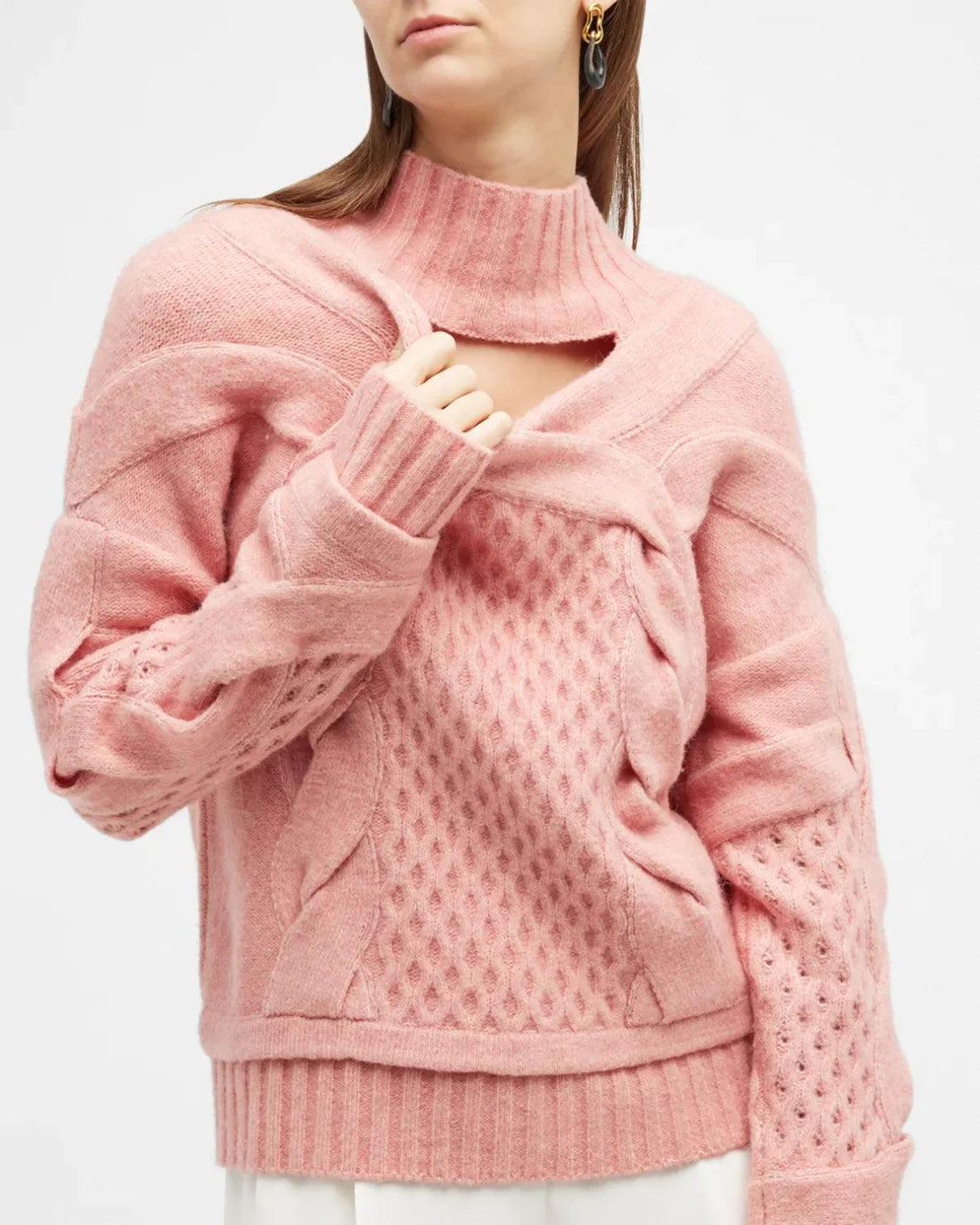 Naadam: Specializes in luxury knitwear made from high-quality, sustainable materials
