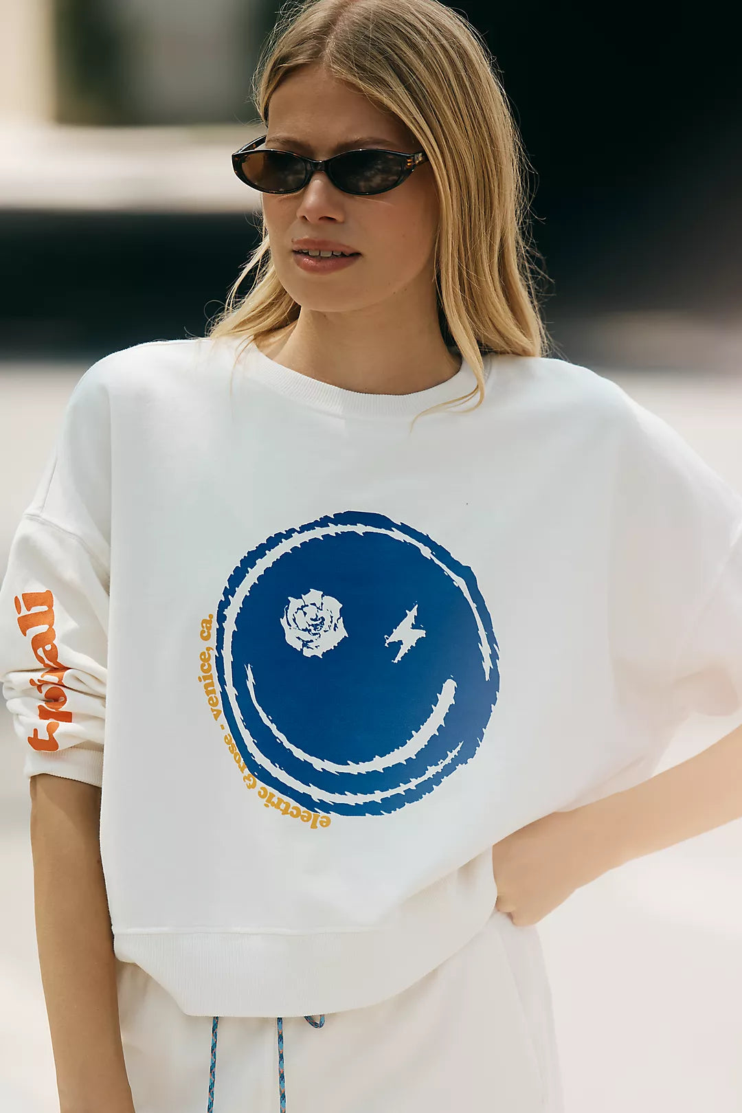 Electric & Rose - Classic Sweatshirt in Smiley Ivory