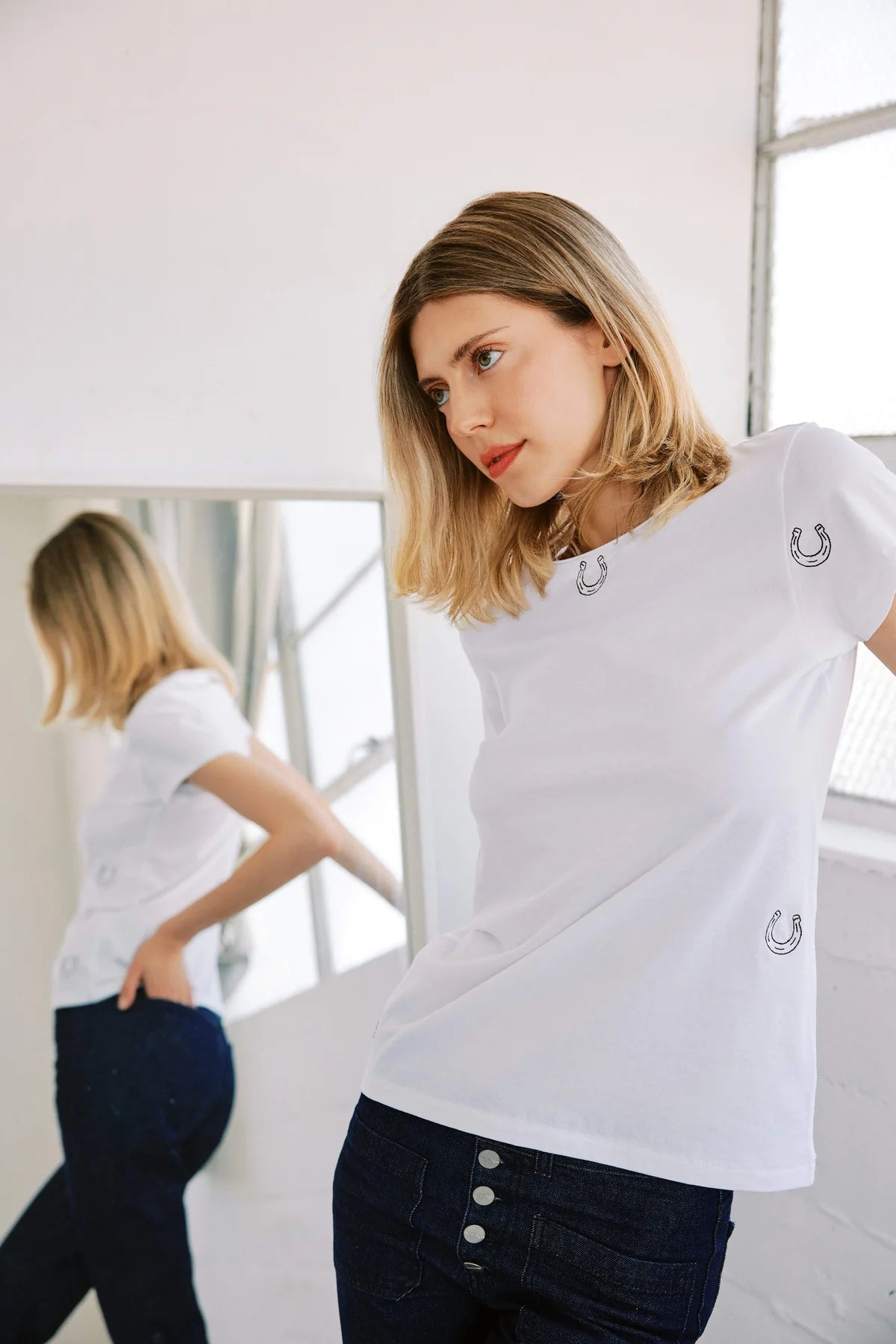 Catherine Gee - Embroidered Cotton T-Shirt in Horseshoe