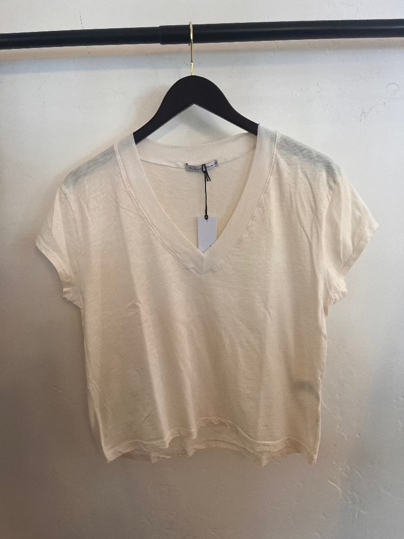 Michael Stars - Harlan Cropped V Neck Tee in Chalk