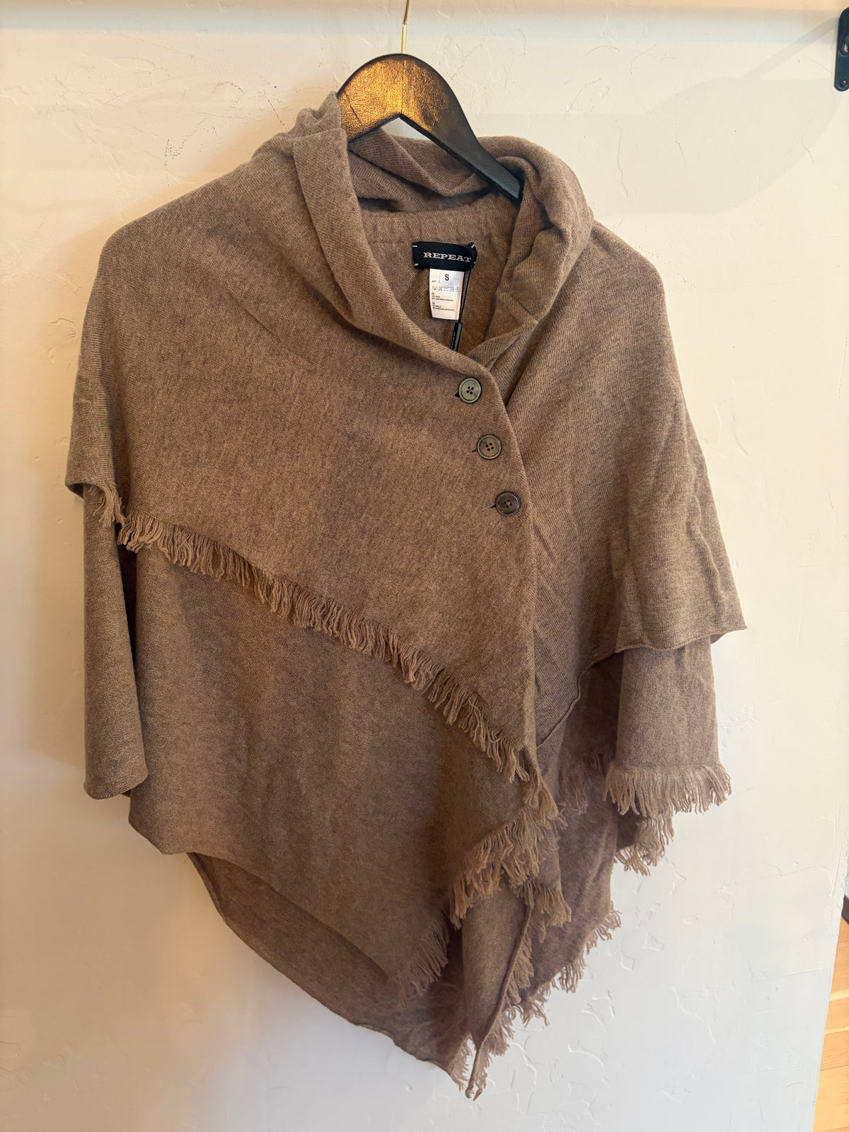 Repeat Cashmere - Poncho in Sand
