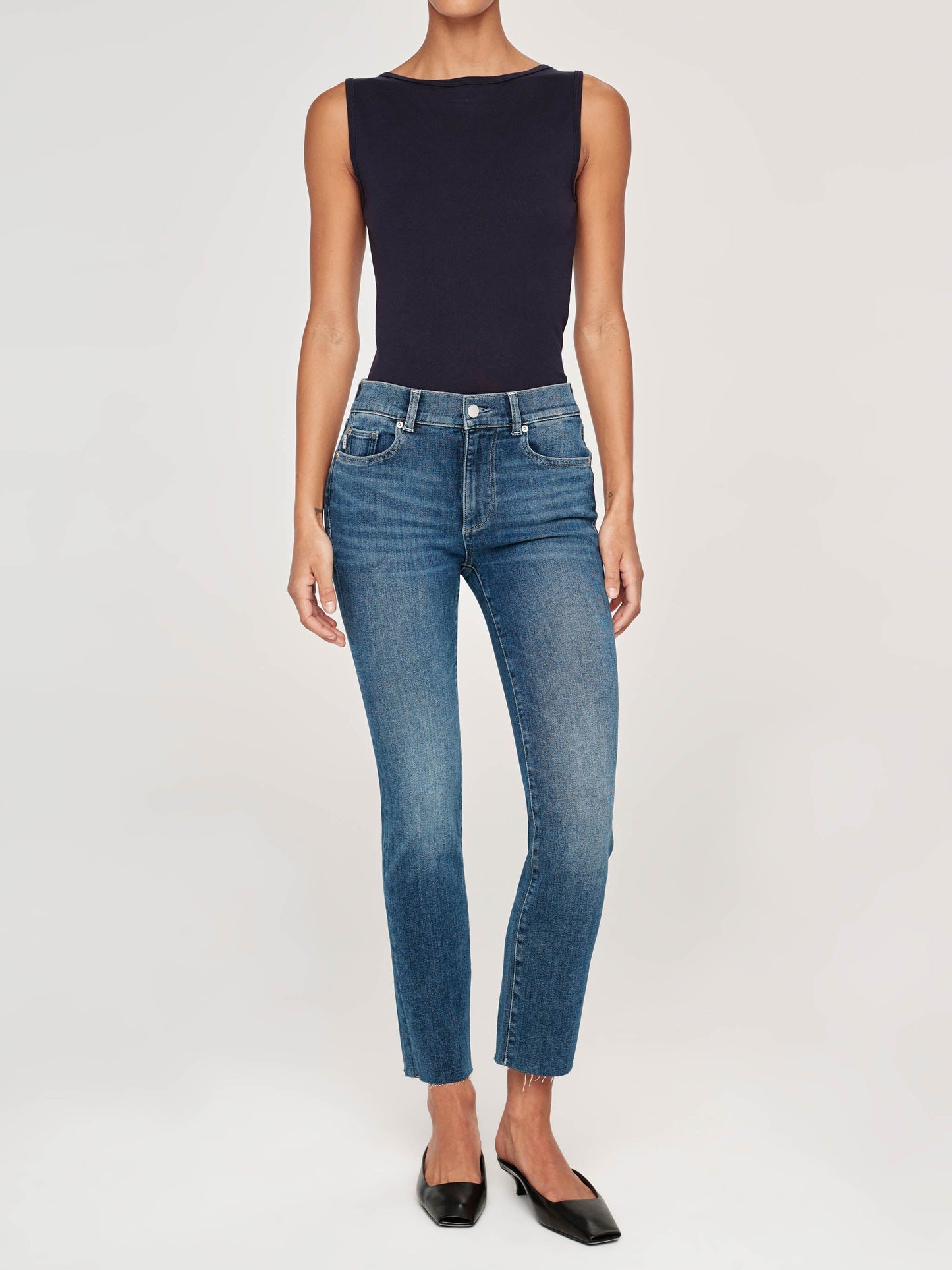 DL1961 - Mara Straight Mid Rise Instasculpt Ankle in Chancery