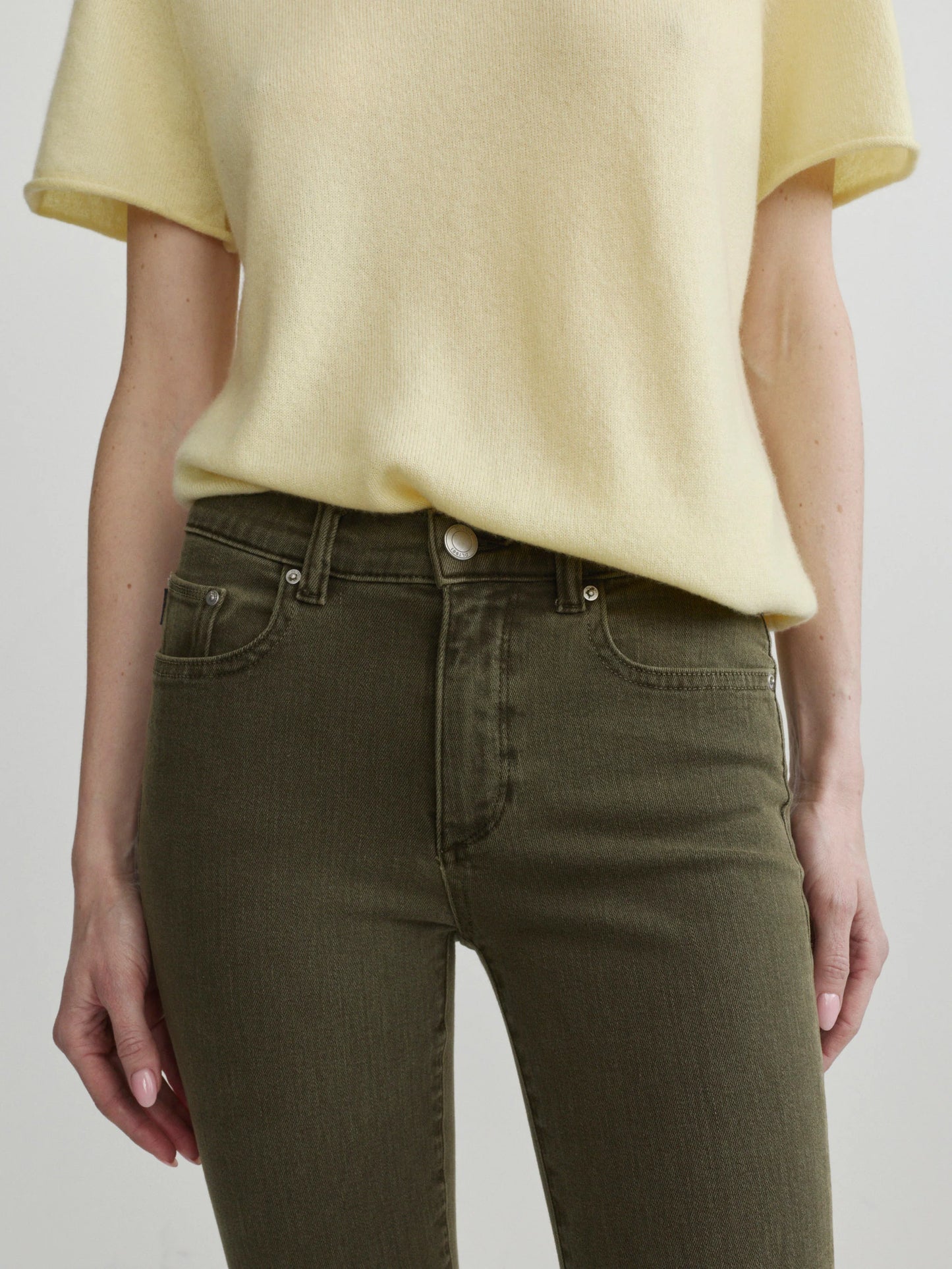 DL 1961 - Mara Straight Mid Rise Instasculpt Ankle