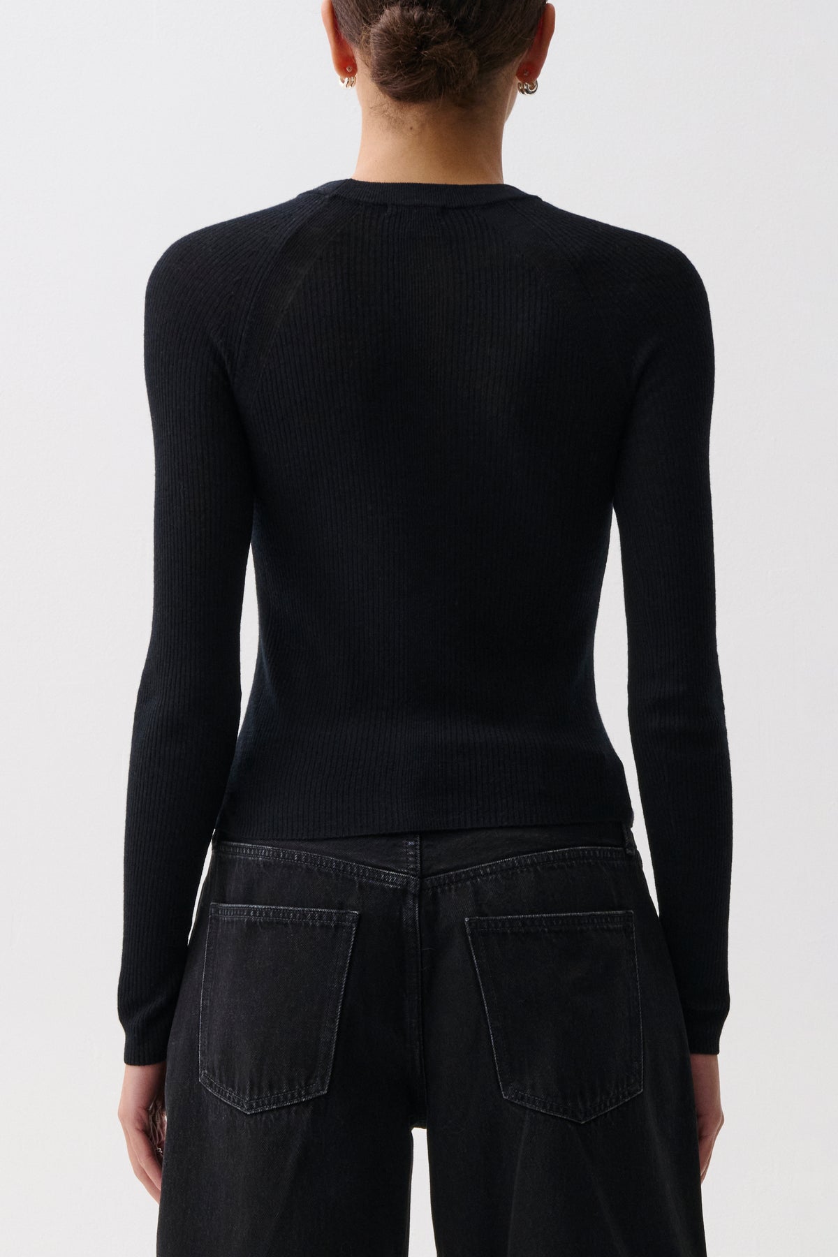 JUNO FEATHERWEIGHT SWEATER