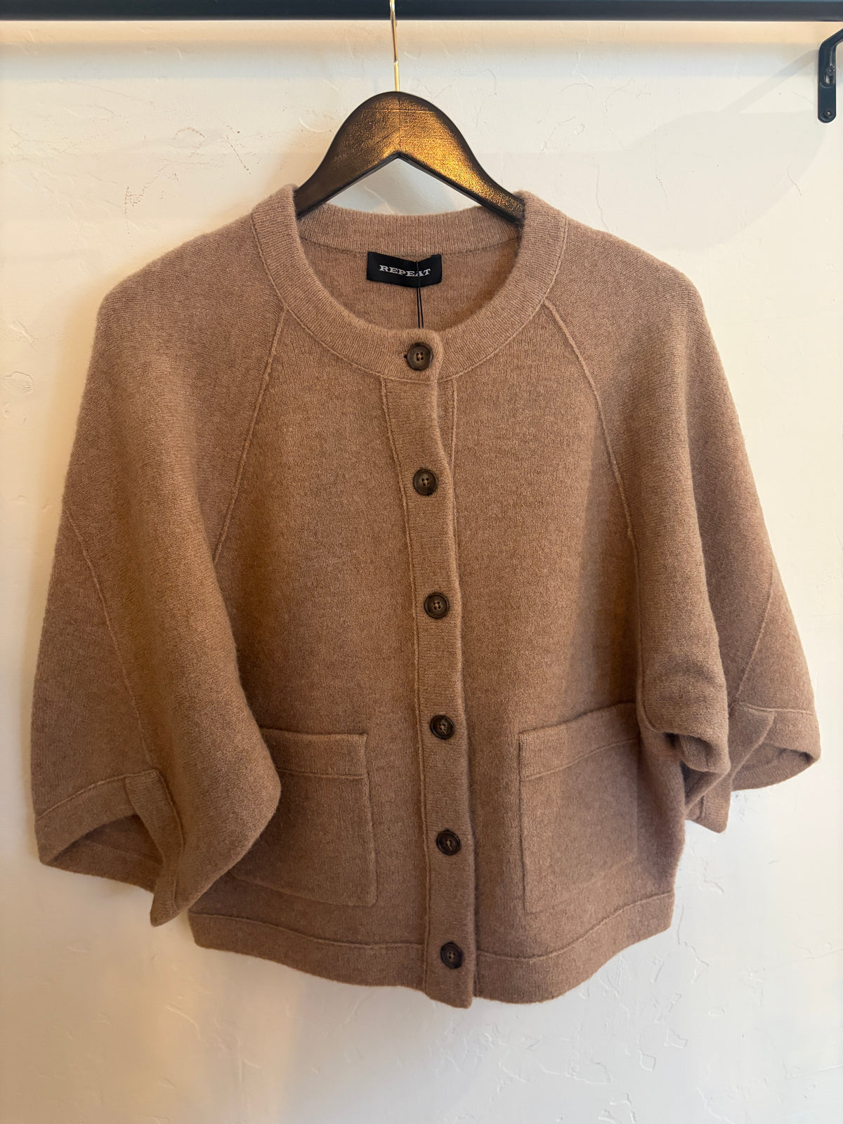 Repeat Cashmere - Cardigan in Beig
