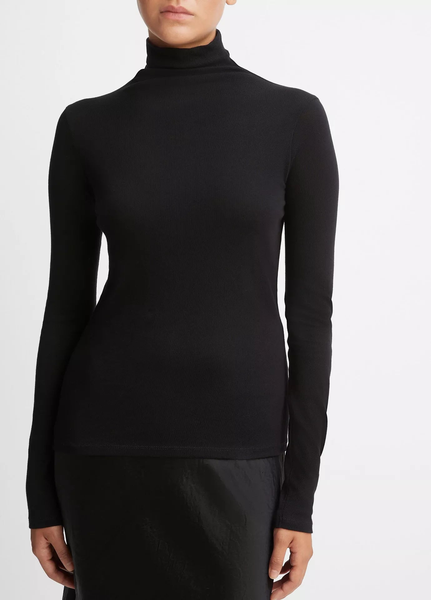 vince. - Essential Long Sleeve Turtleneck in Black