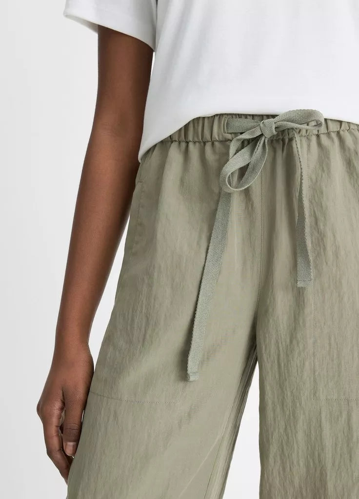 Vince - Mid Rise Utility Drawstring Pant in Smoky Moss