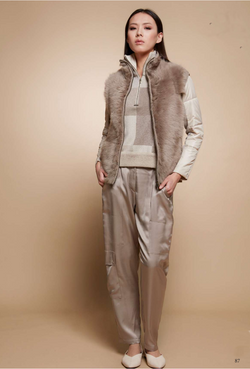 Tricot Chic - Furry Vest in Beig