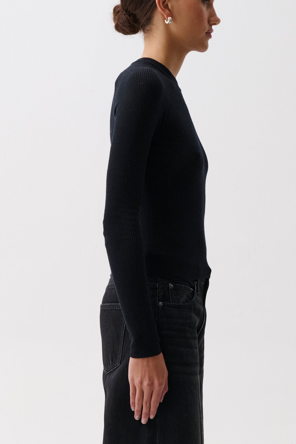 JUNO FEATHERWEIGHT SWEATER